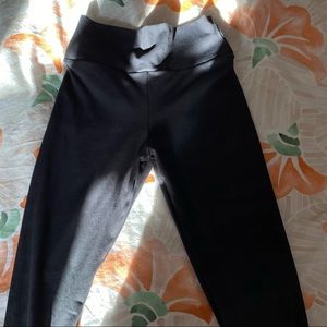 Celestial Bodiez camo scrunch butt leggings